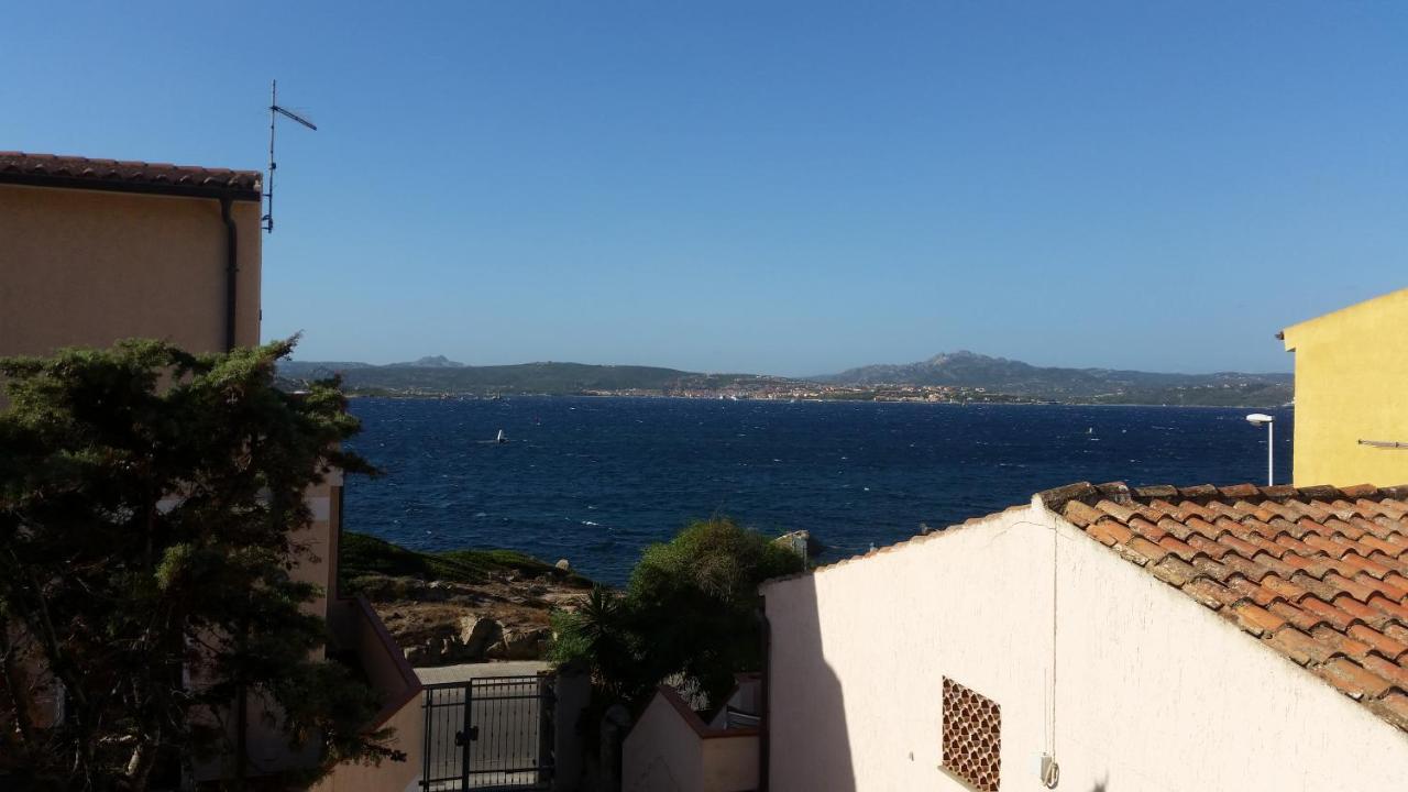Casa Vacanze A Pochi Passi Dal Mare La Maddalena  Dış mekan fotoğraf